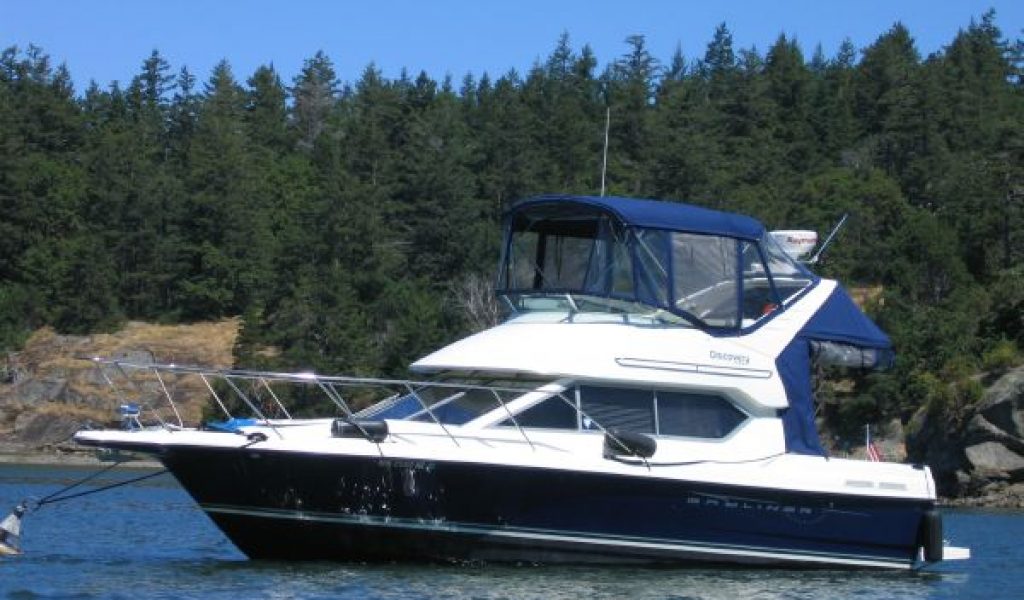 Goa-yacht-rental-bayliner-discovery-1