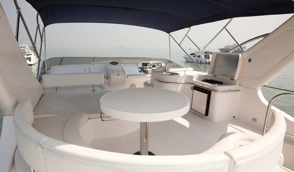 majesty-yacht-charter-goa-3
