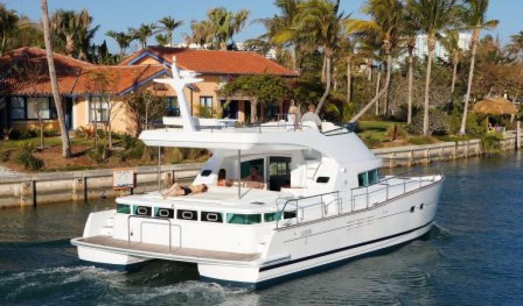 yacht-on-rent-in-goa-laggon-44-2